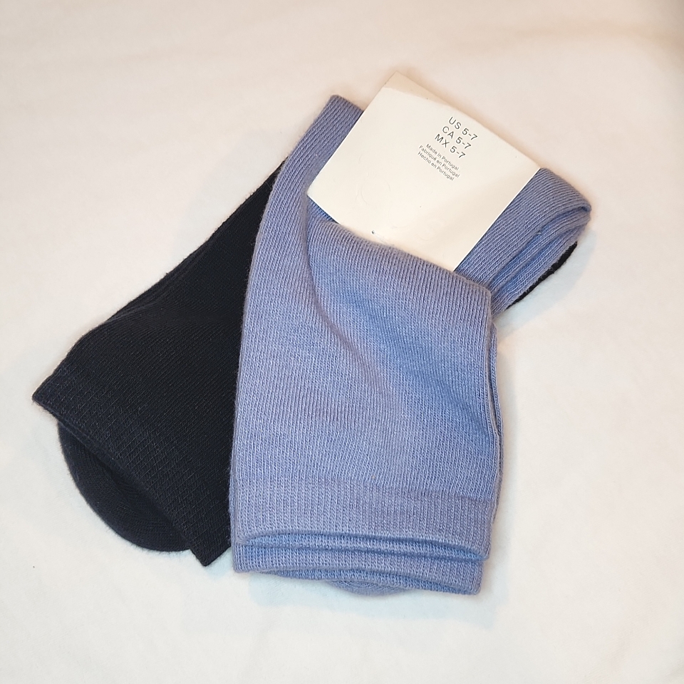 2 Crew Socks